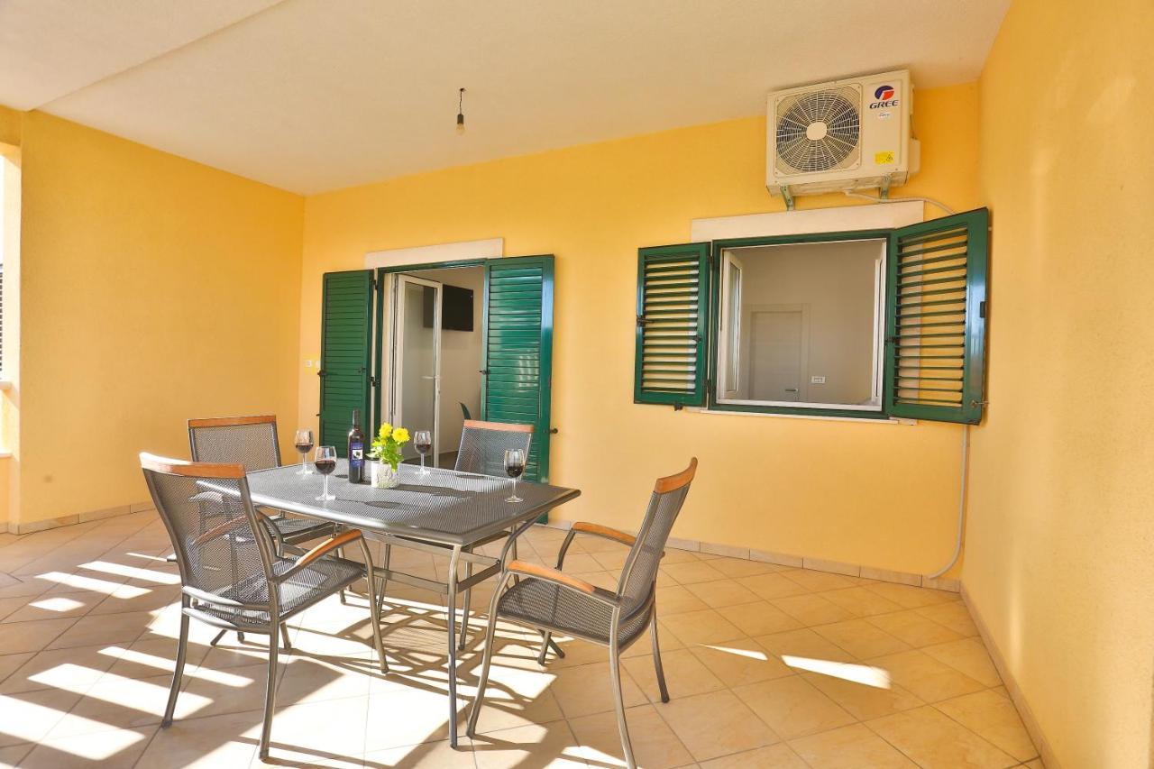 Apartments Maris Kastela Exterior photo